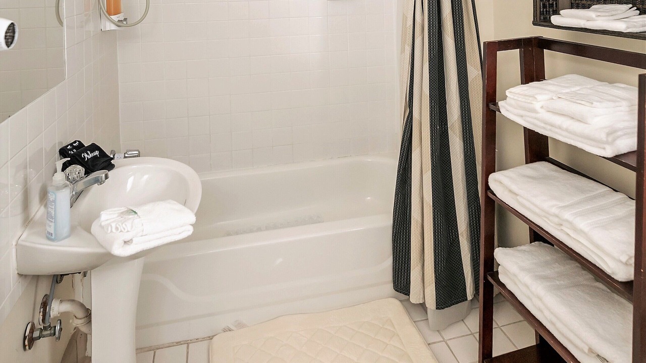 Photo of Bathroom in Central Midtown