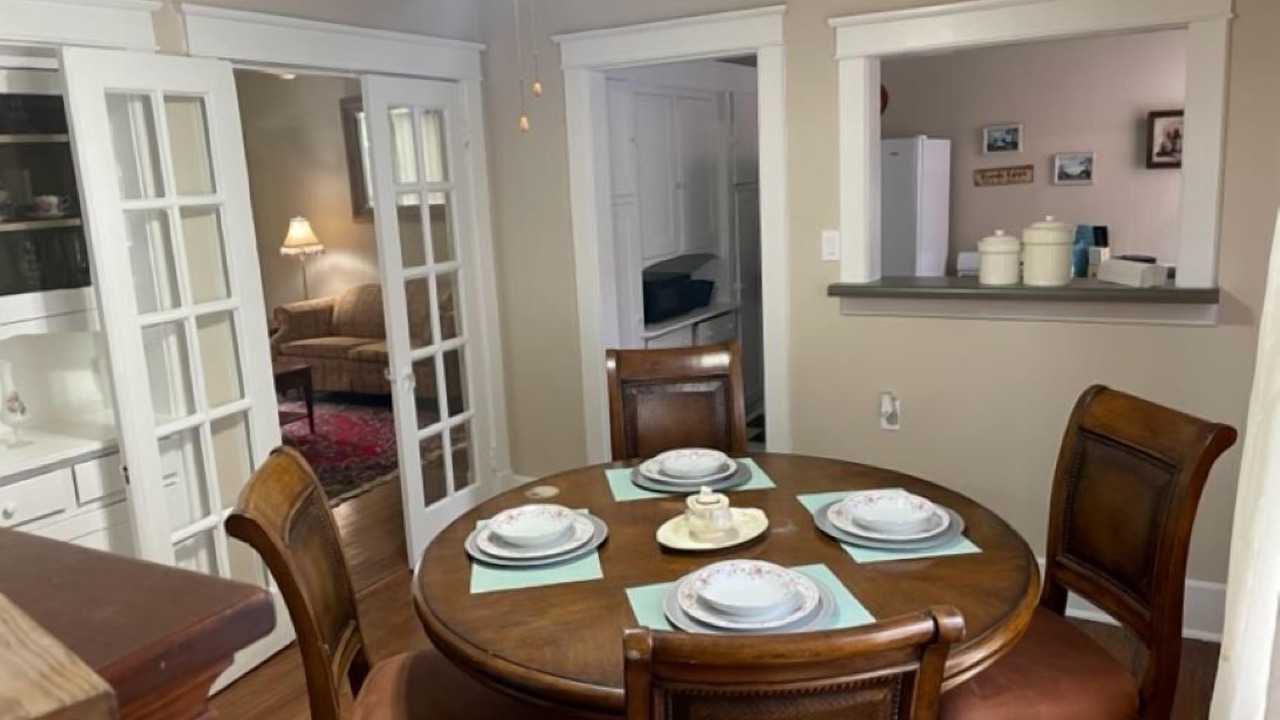 Photo of Livingroom in Central Midtown