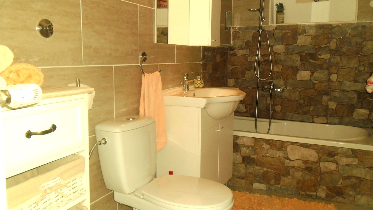 Photo of Bathroom in Opric