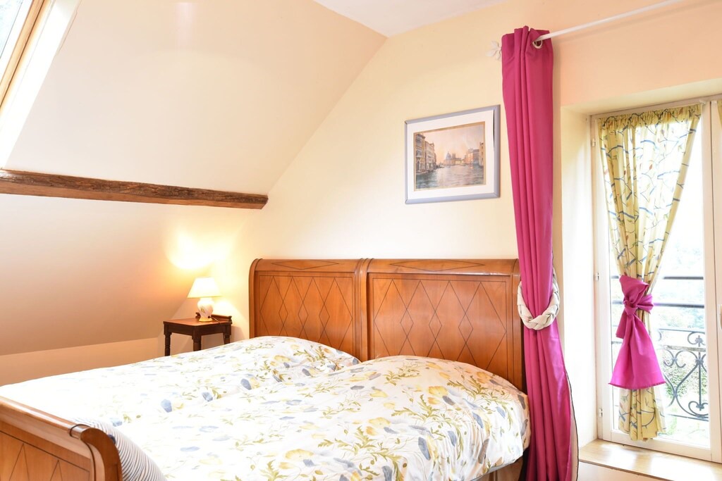 Photo of Bedroom in Englancourt