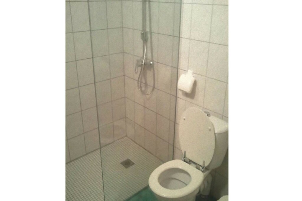 Photo of Bathroom in Englancourt