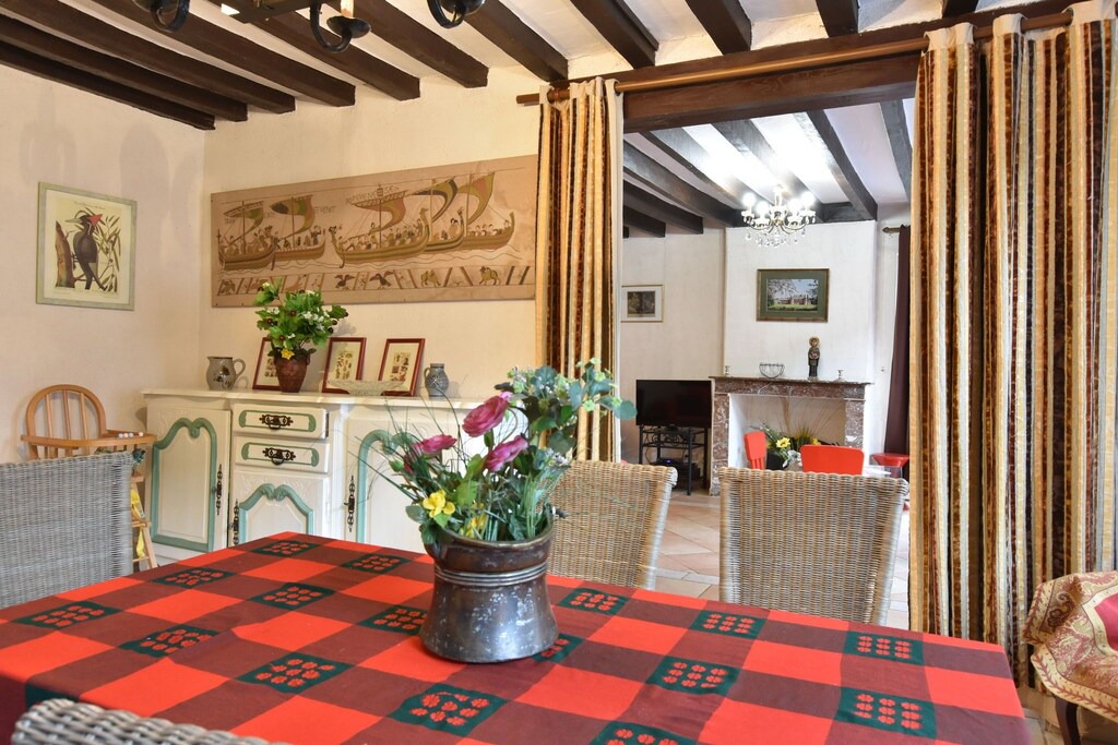 Photo of Livingroom in Englancourt