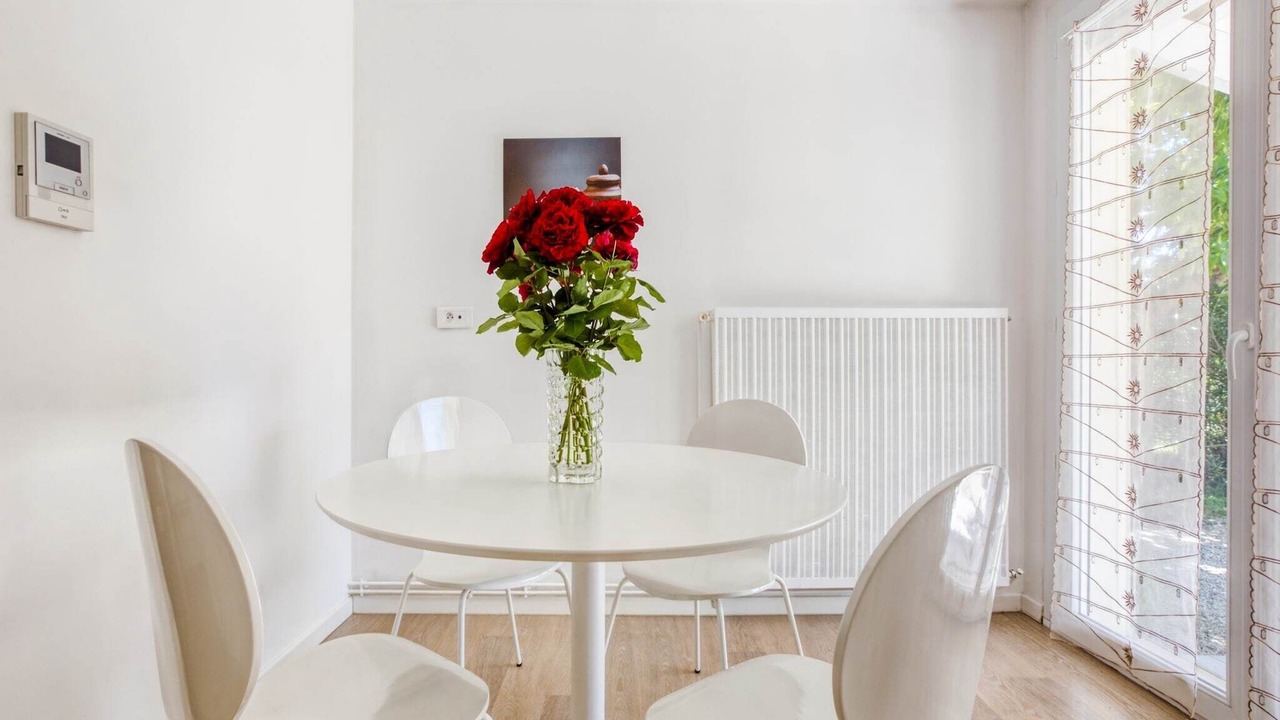 Photo of Livingroom in Barry-d'Islemade