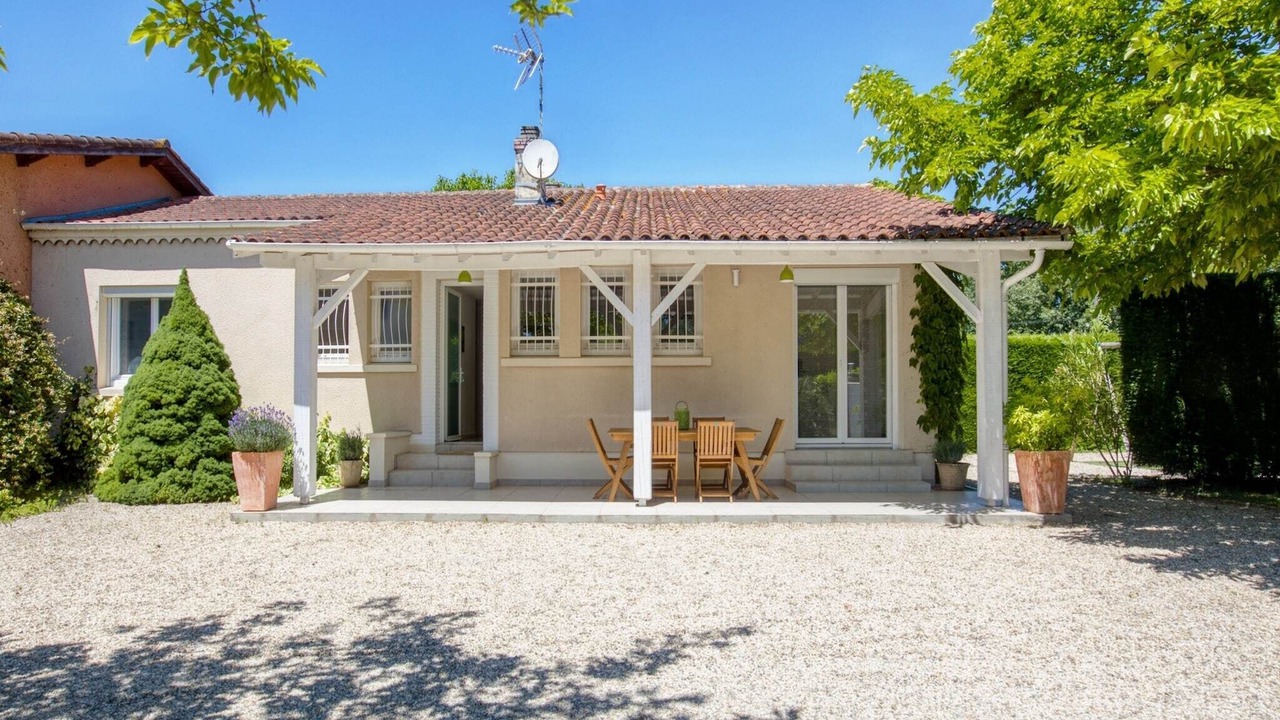 Photo of Outdoor in Barry-d'Islemade