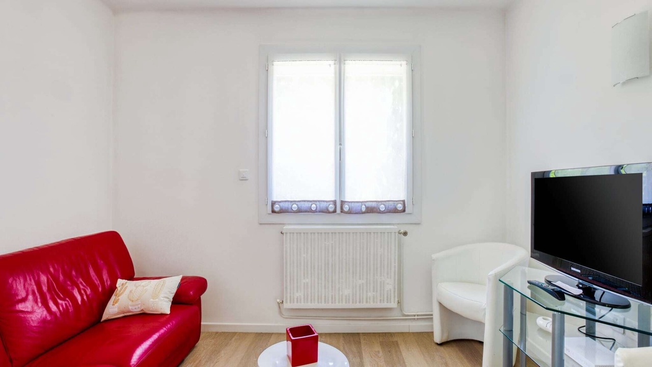 Photo of Livingroom in Barry-d'Islemade