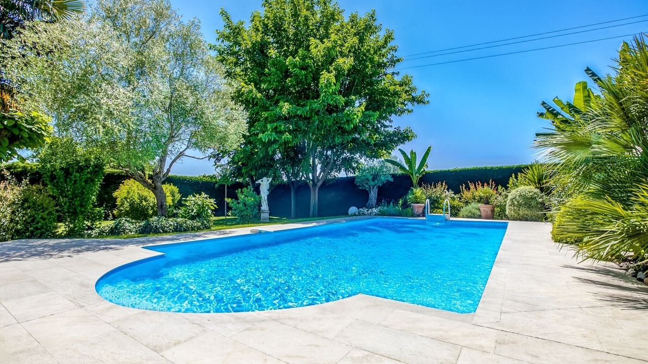 Photo of Outdoor in Barry-d'Islemade