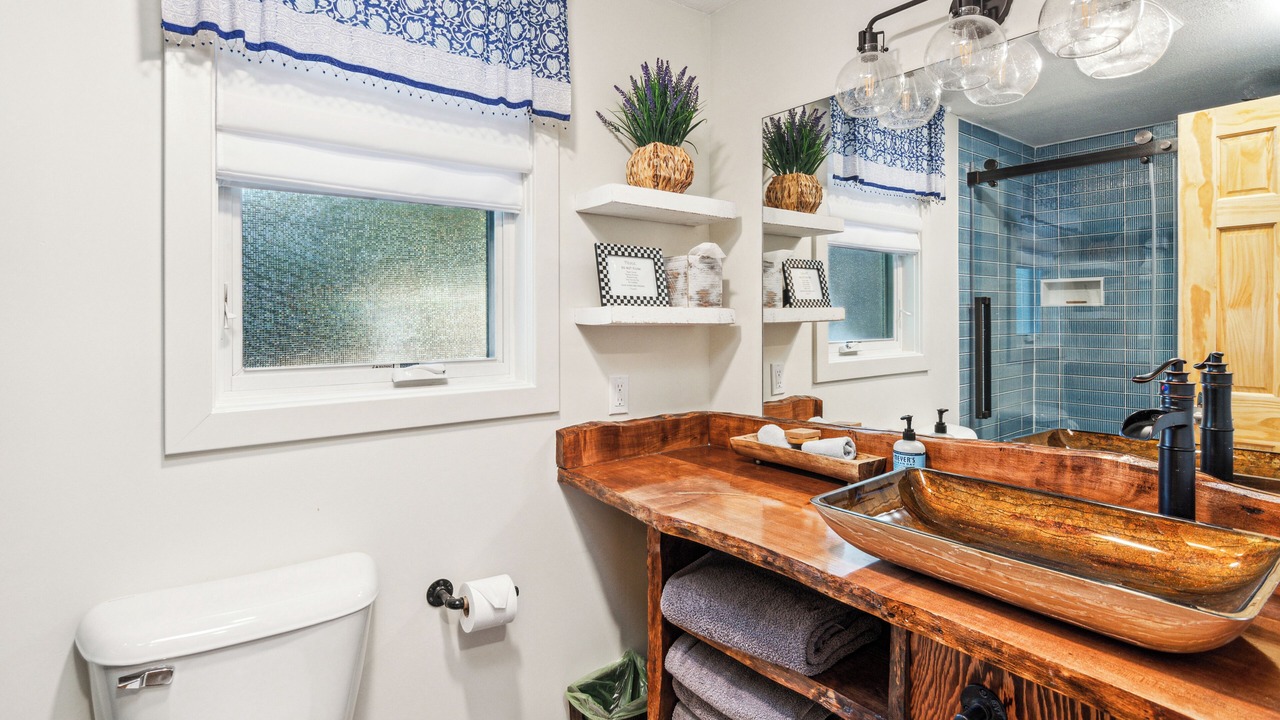 Photo of Bathroom in Malletts Bay