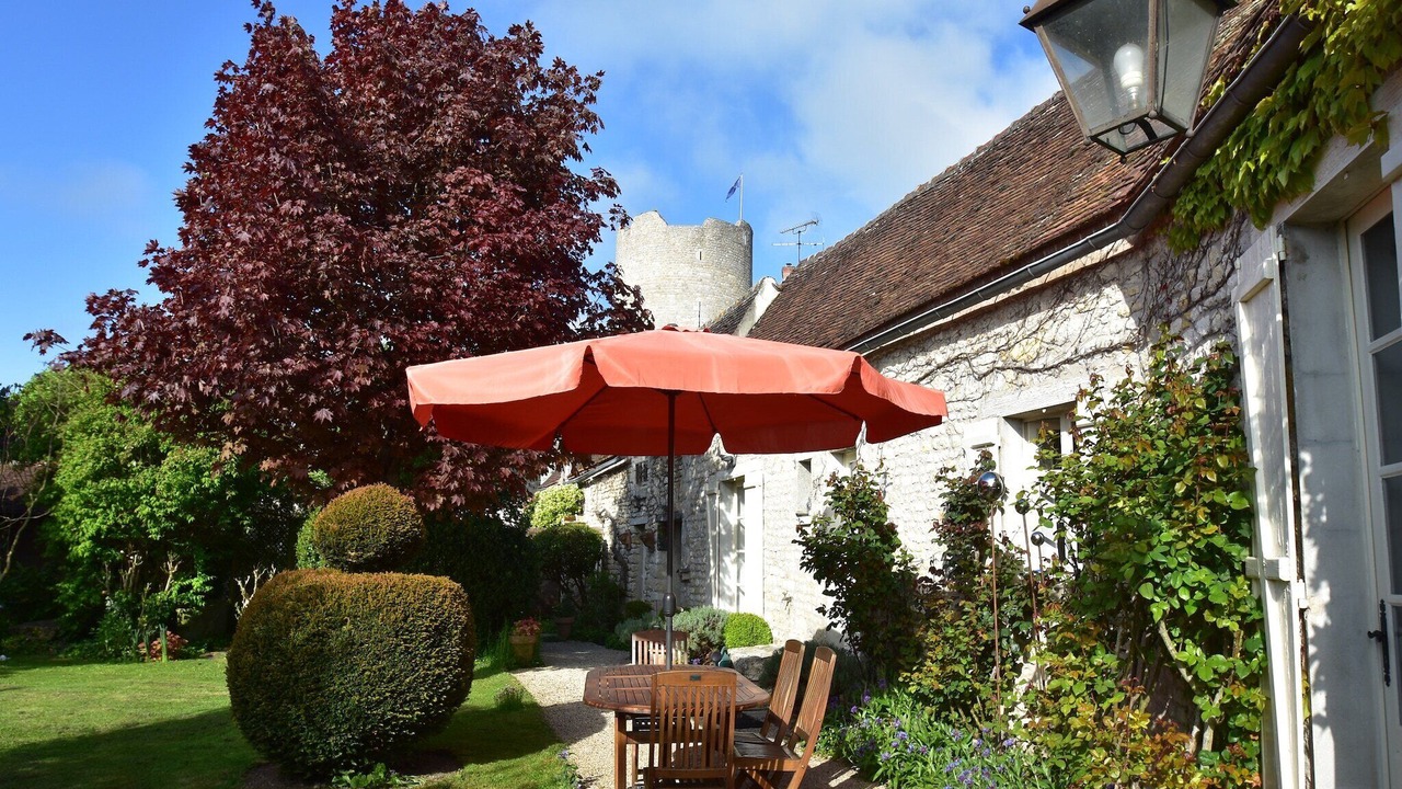 Photo of Patio Balcony in Yevre-le-Chatel