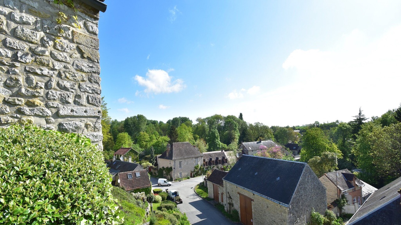 Photo of Others in Yevre-le-Chatel