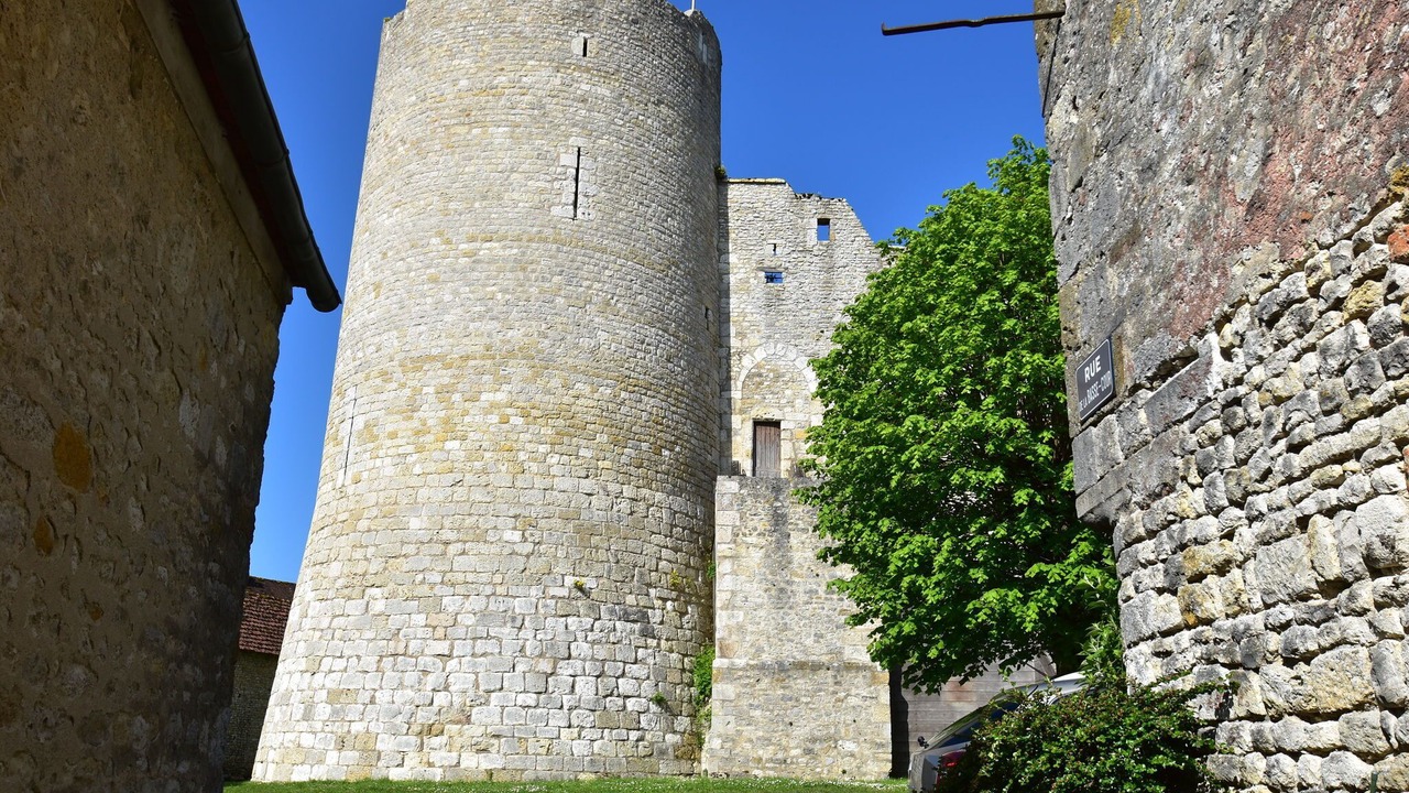 Photo of Others in Yevre-le-Chatel