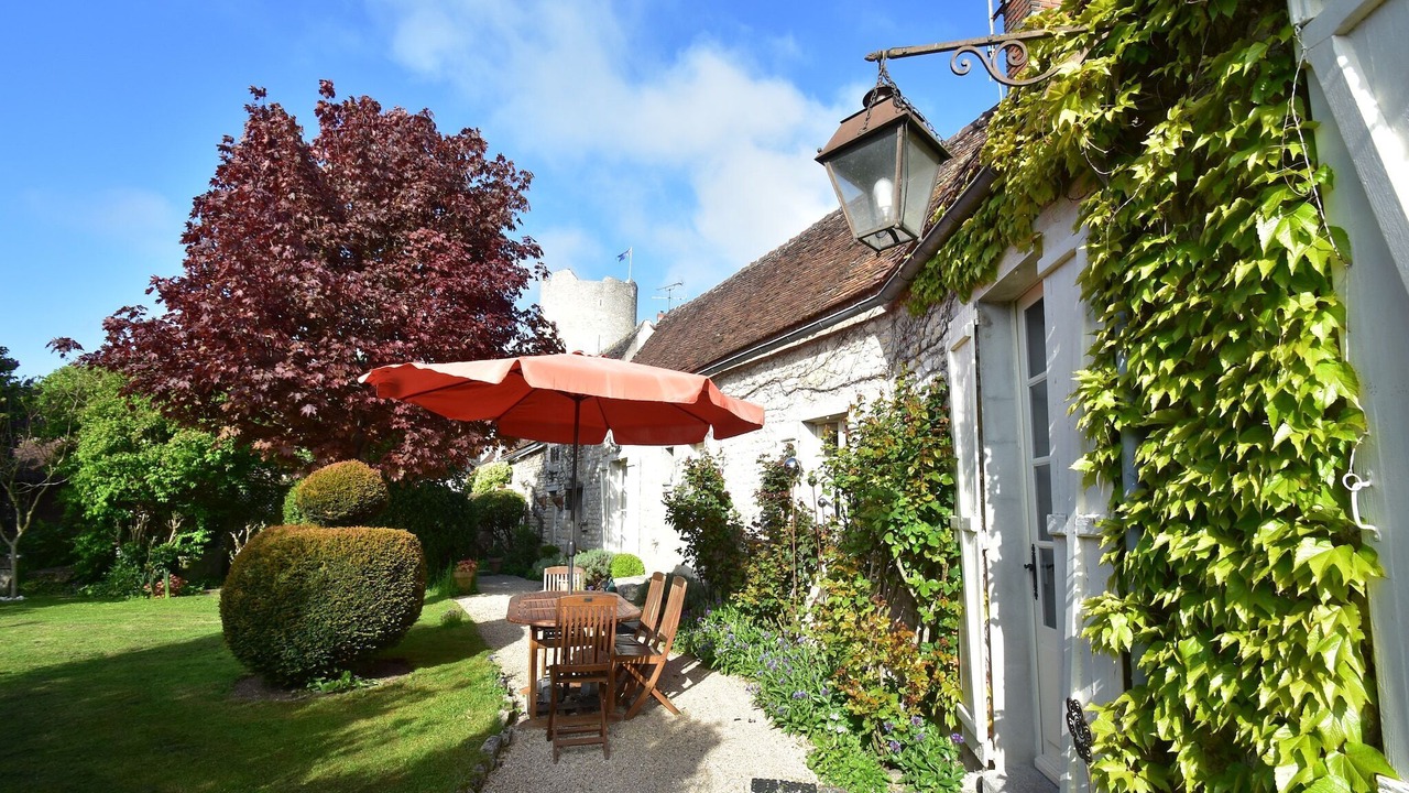 Photo of Outdoor in Yevre-le-Chatel