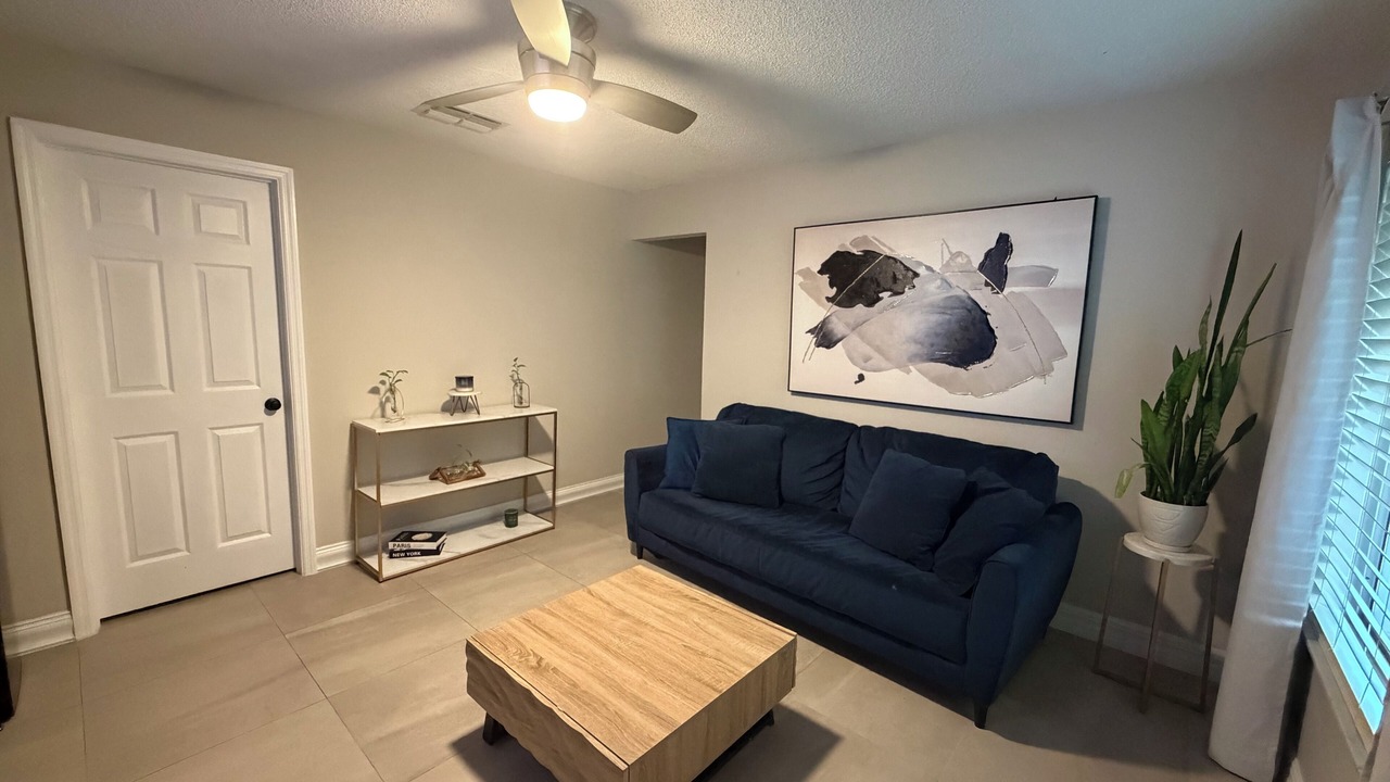 Photo of Livingroom in Williamsburg