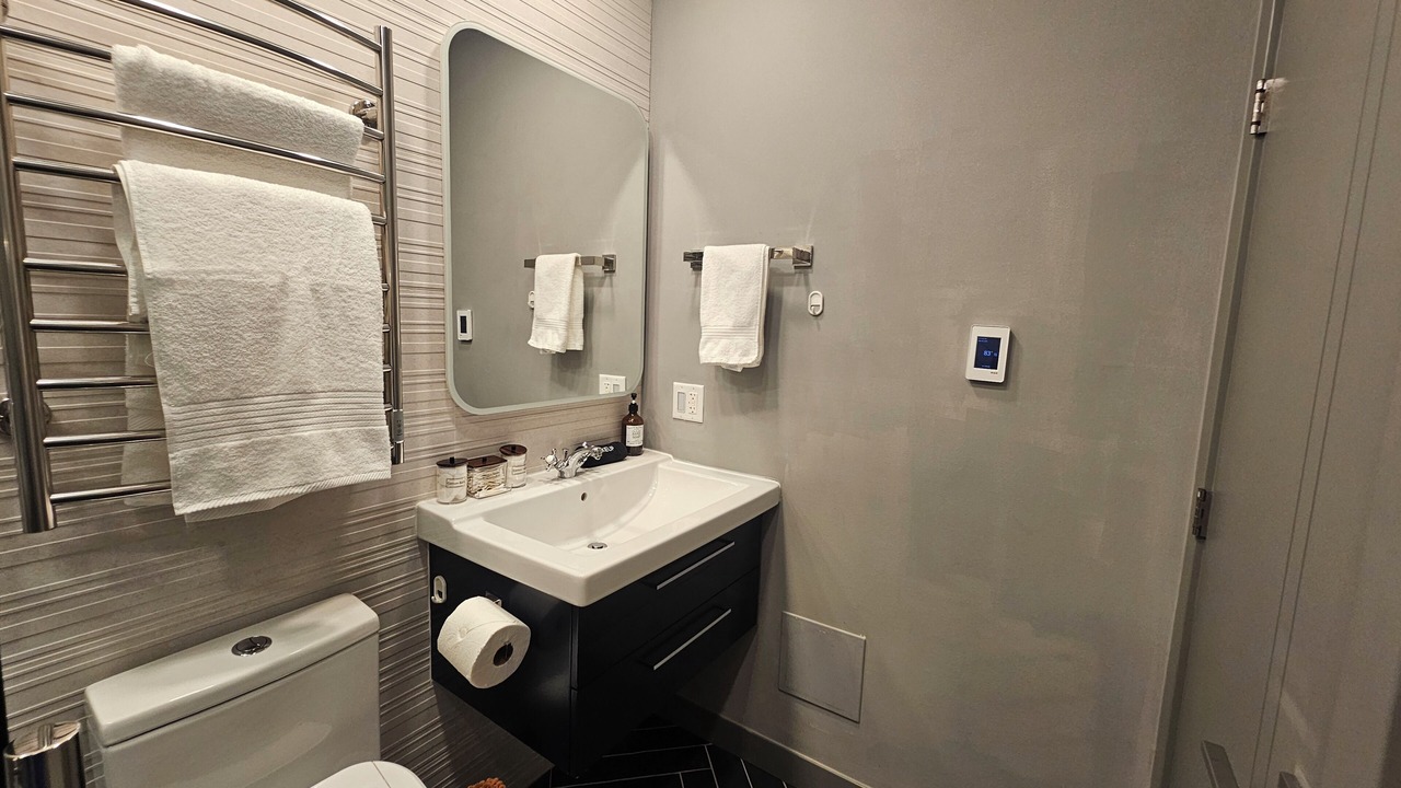 Photo of Bathroom in Wrigleyville