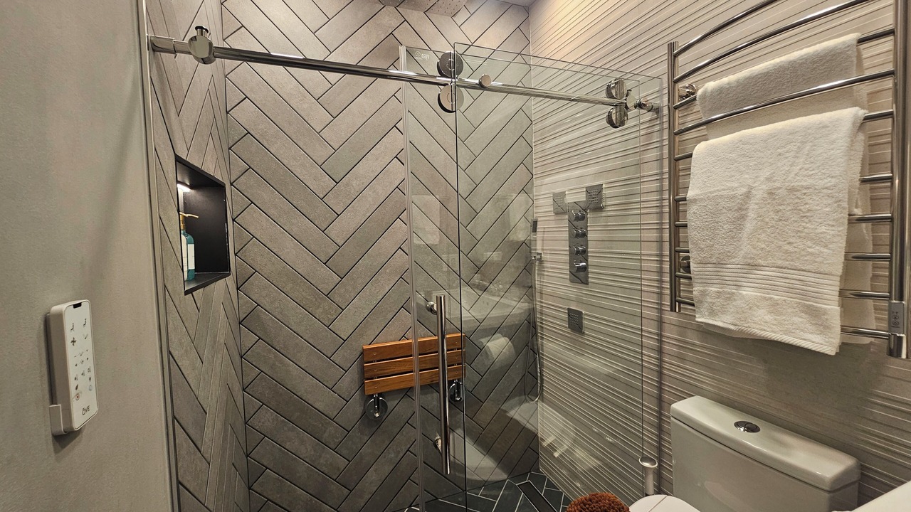 Photo of Bathroom in Wrigleyville