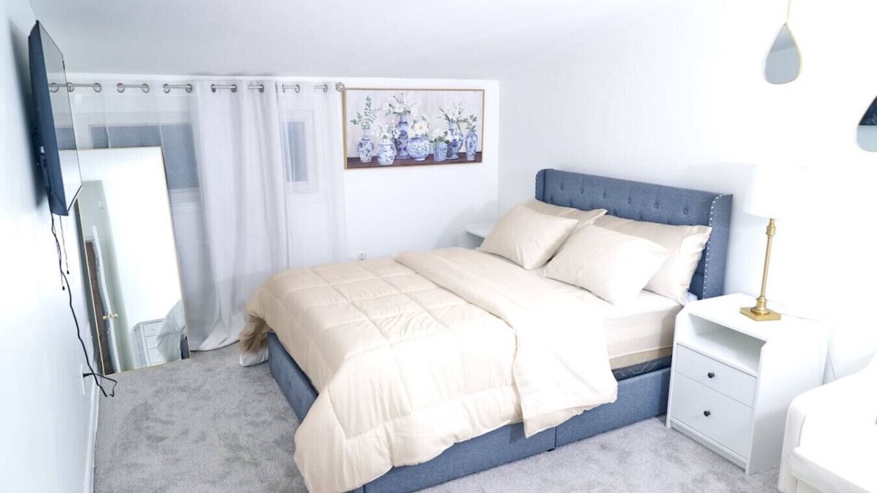 Photo of Bedroom in Hillandale
