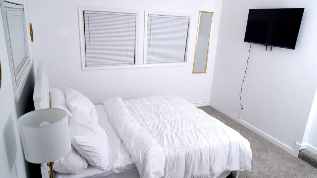 Photo of Bedroom in Hillandale