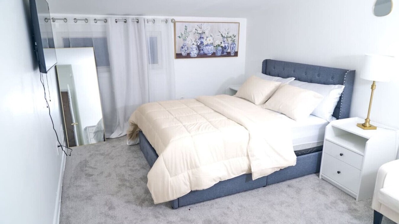 Photo of Bedroom in Hillandale