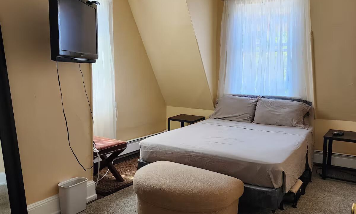 Photo of Bedroom in Newark
