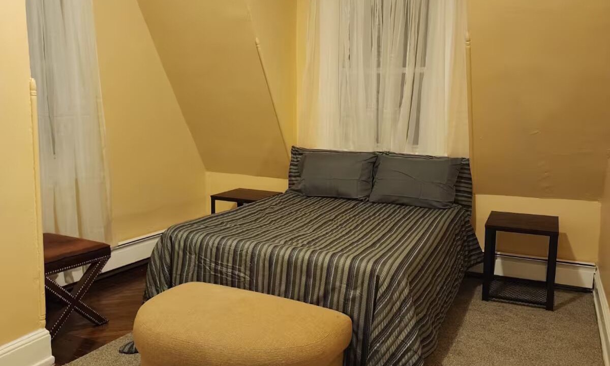 Photo of Bedroom in Newark