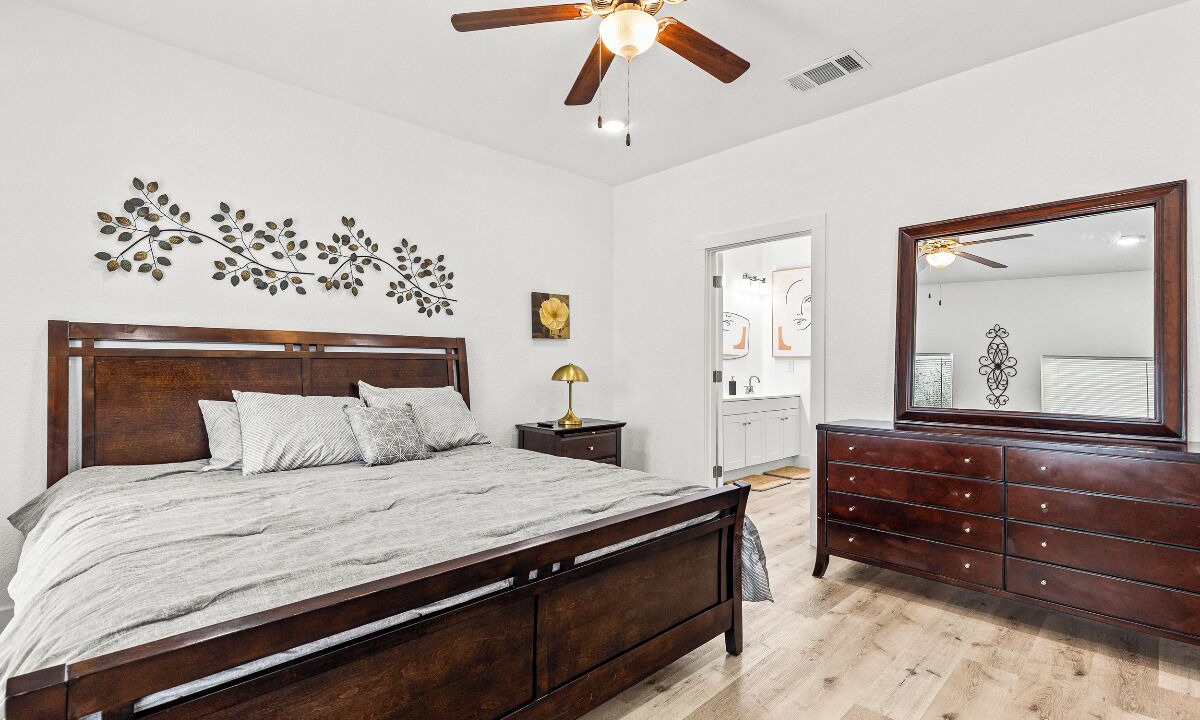 Photo of Bedroom in Northwest Los Angeles Heights