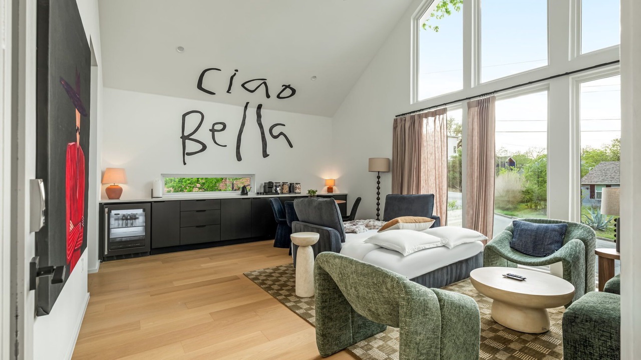 Photo of Bedroom in South Manchaca