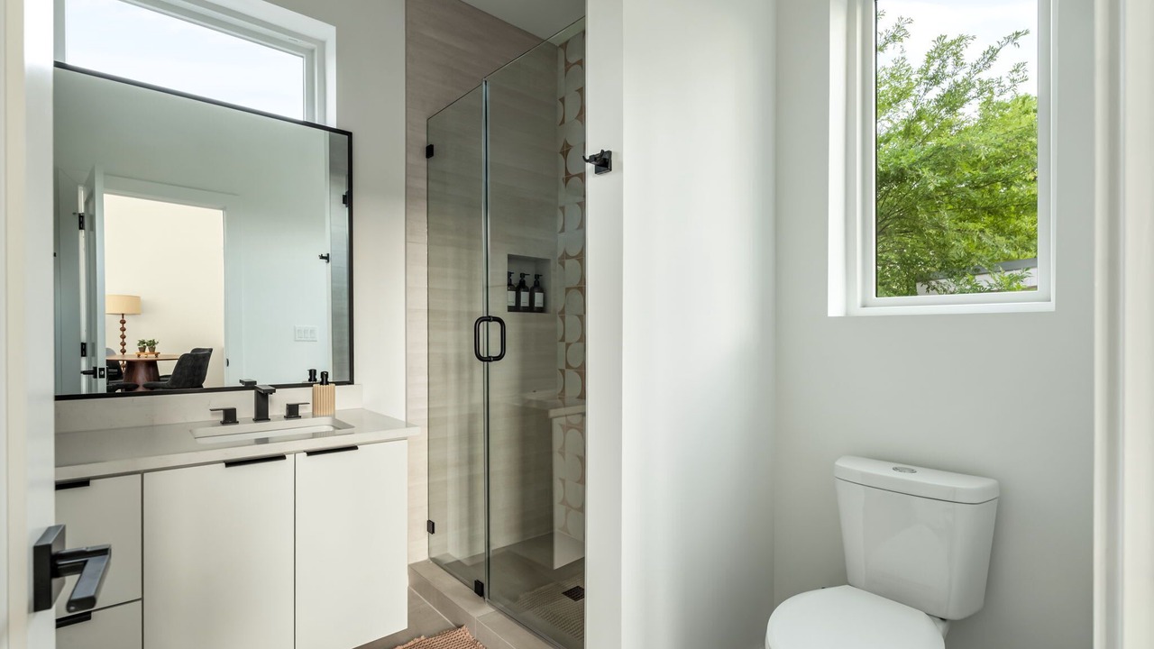 Photo of Bathroom in South Manchaca
