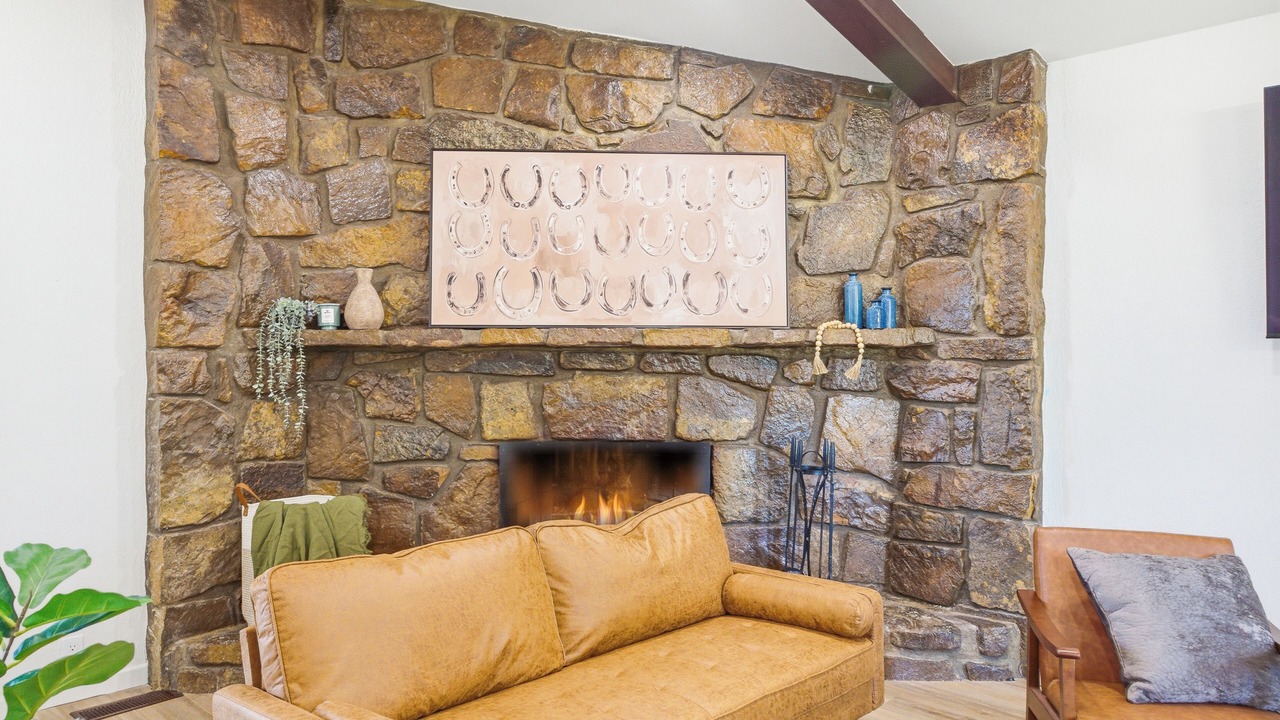 Photo of Livingroom in Broken Arrow