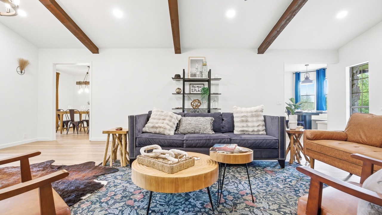 Photo of Livingroom in Broken Arrow