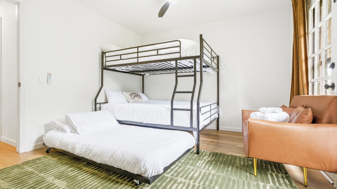 Photo of Bedroom in Broken Arrow