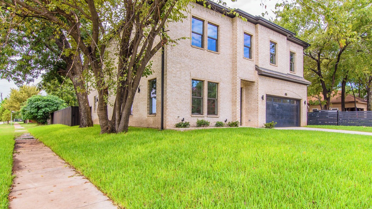 Photo of Outdoor in Peak's Suburban Addition