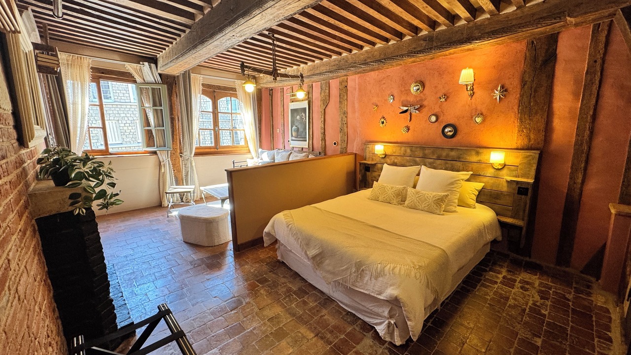 Photo of Bedroom in Lisieux