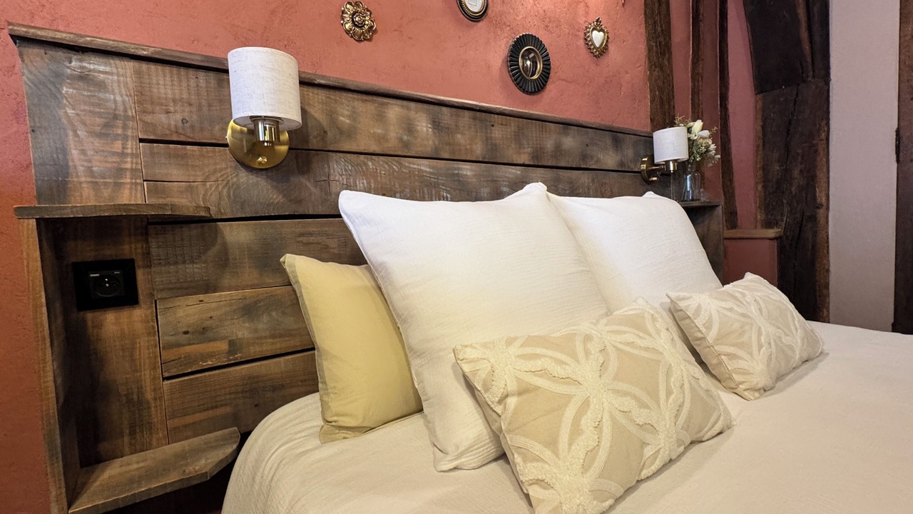 Photo of Bedroom in Lisieux