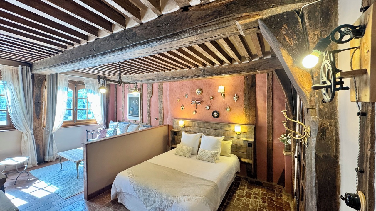 Photo of Bedroom in Lisieux