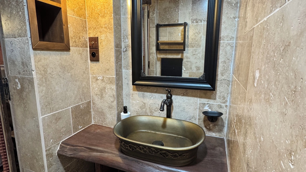 Photo of Bathroom in Lisieux