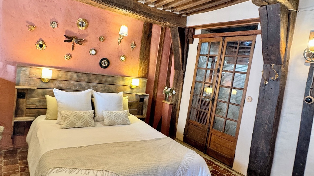 Photo of Bedroom in Lisieux