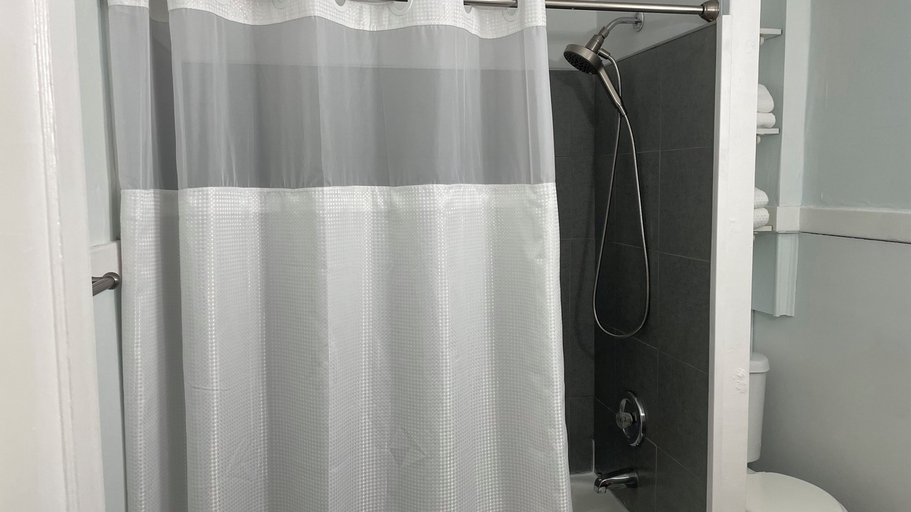 Photo of Bathroom in Point Breeze
