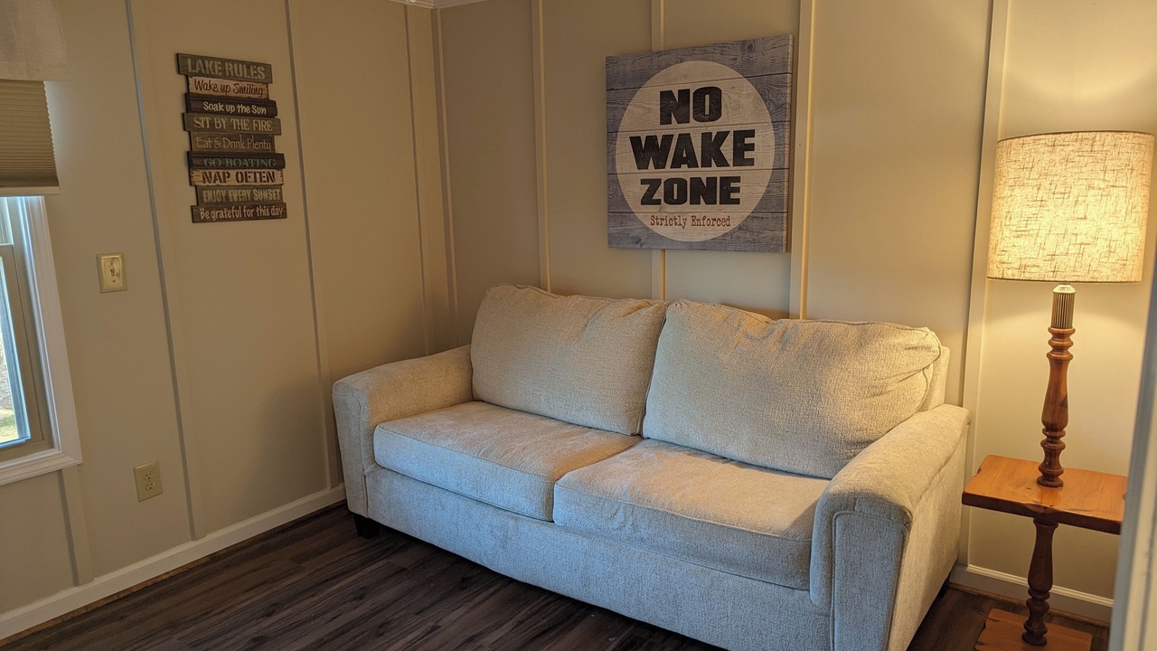 Photo of Livingroom in Huddleston