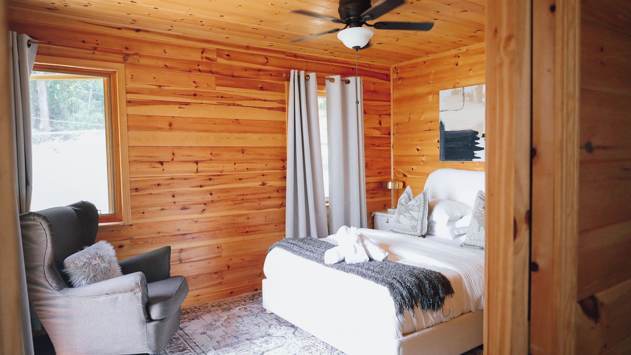 Photo of Bedroom in Frontenac