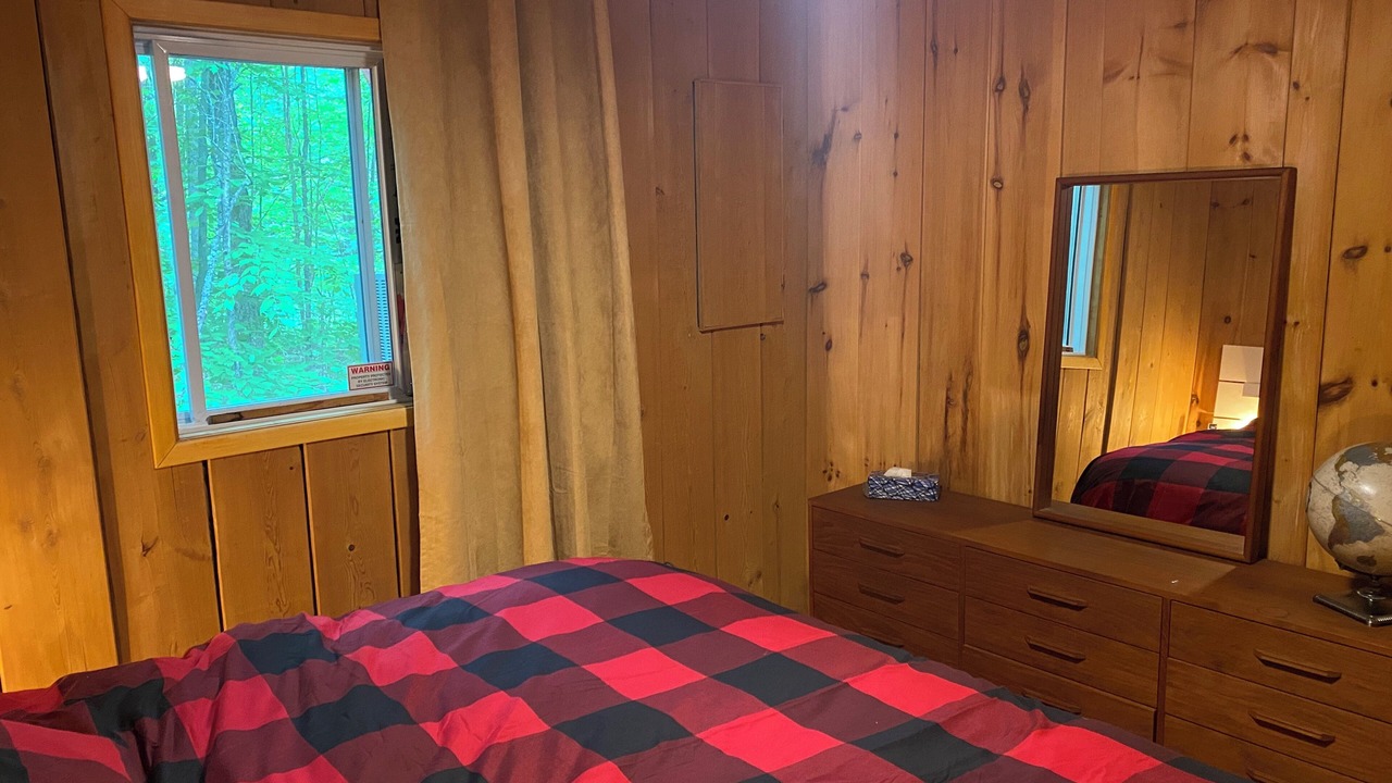 Photo of Bedroom in Trent Lakes