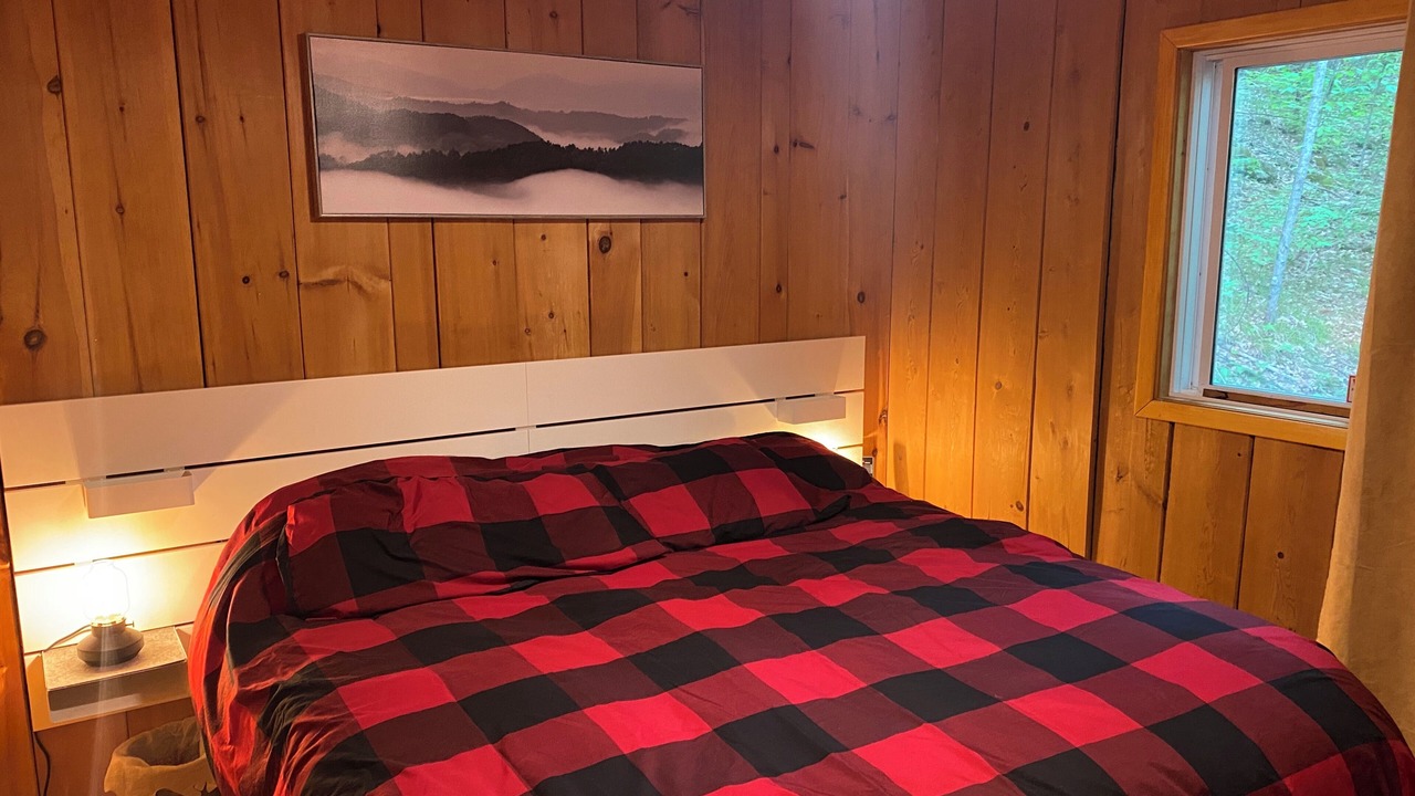 Photo of Bedroom in Trent Lakes