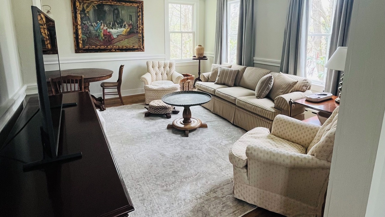 Photo of Livingroom in Litchfield Historic District
