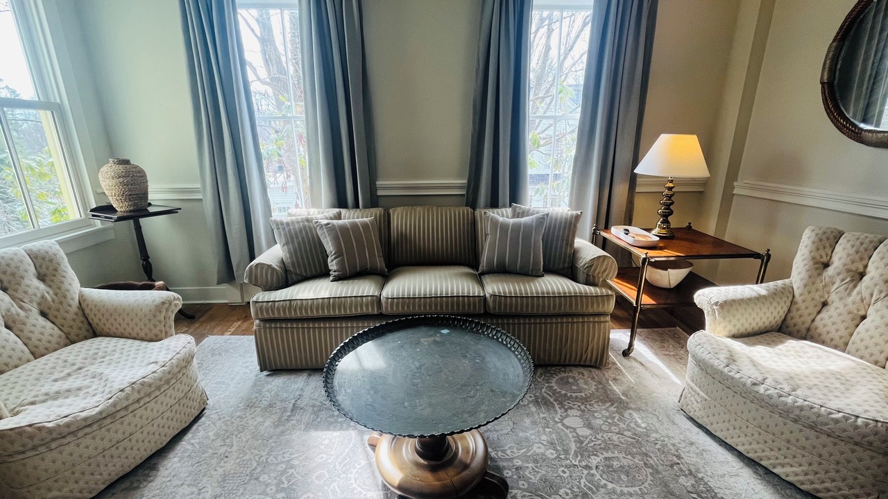 Photo of Livingroom in Litchfield Historic District