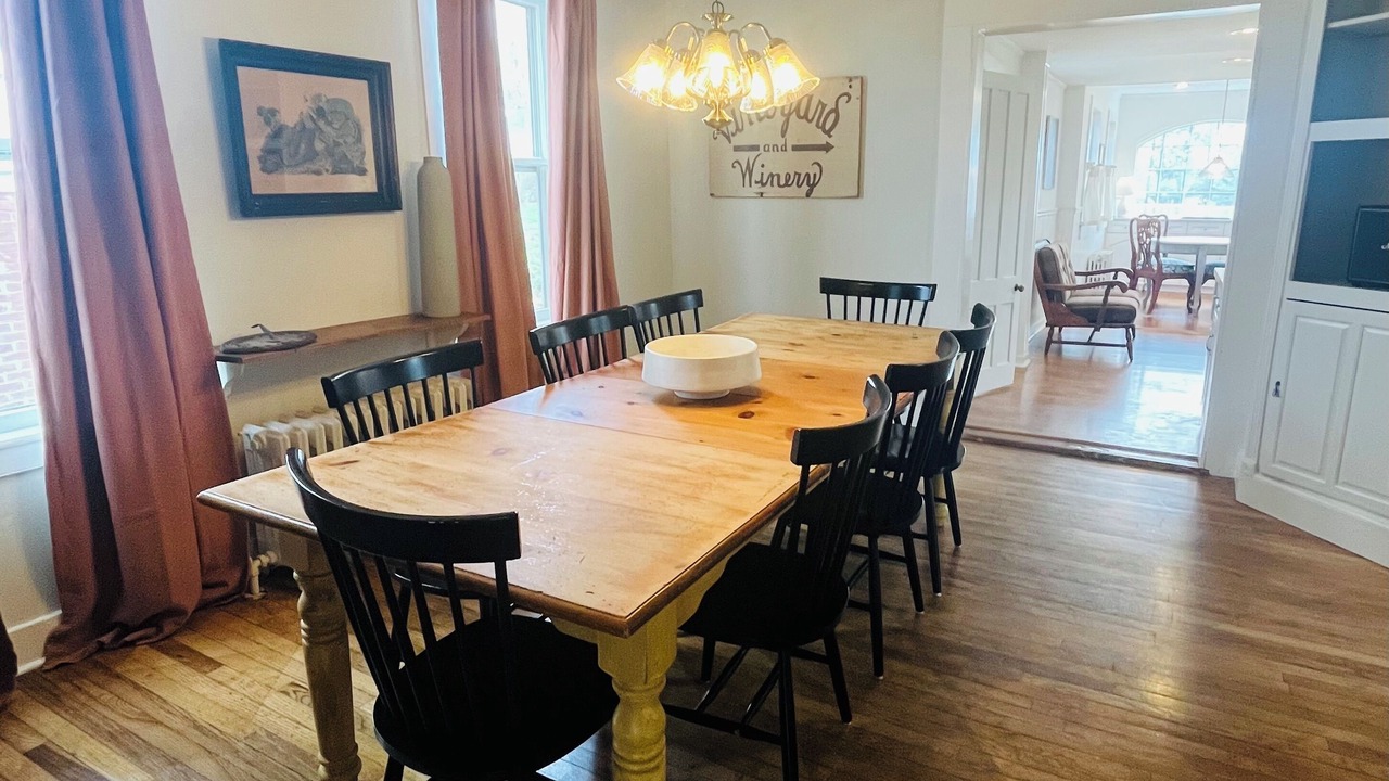Photo of Livingroom in Litchfield Historic District