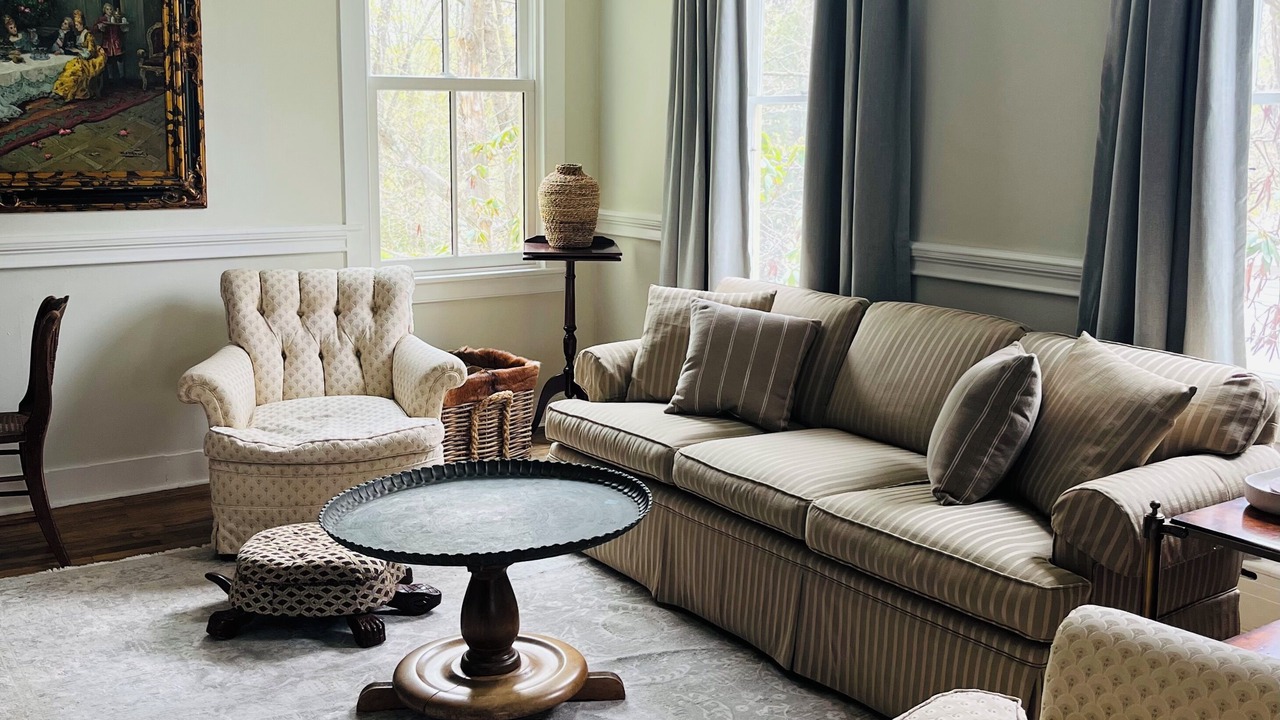 Photo of Livingroom in Litchfield Historic District