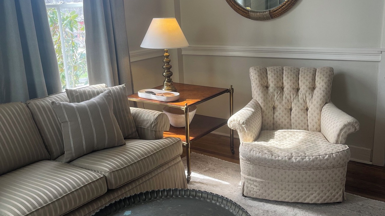 Photo of Livingroom in Litchfield Historic District