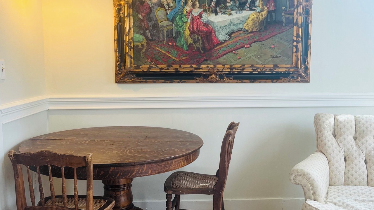 Photo of Livingroom in Litchfield Historic District