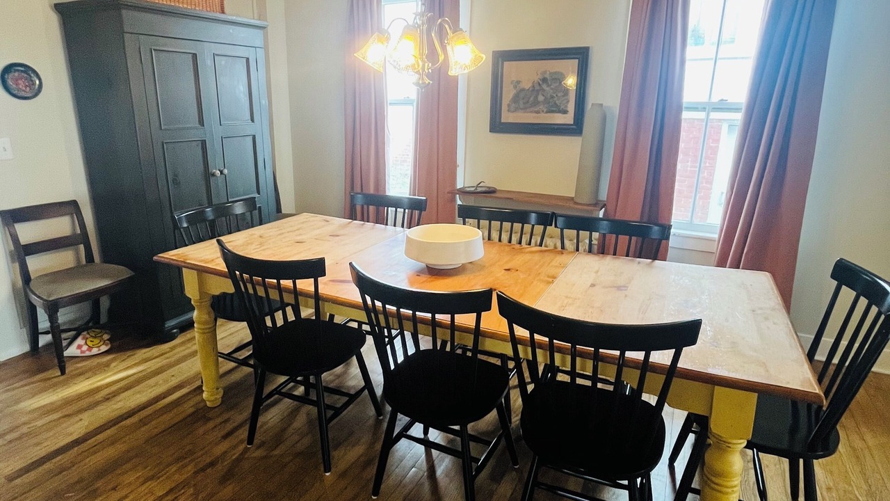 Photo of Livingroom in Litchfield Historic District