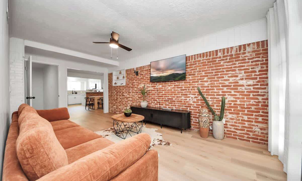 Photo of Livingroom in Southbelt/Ellington