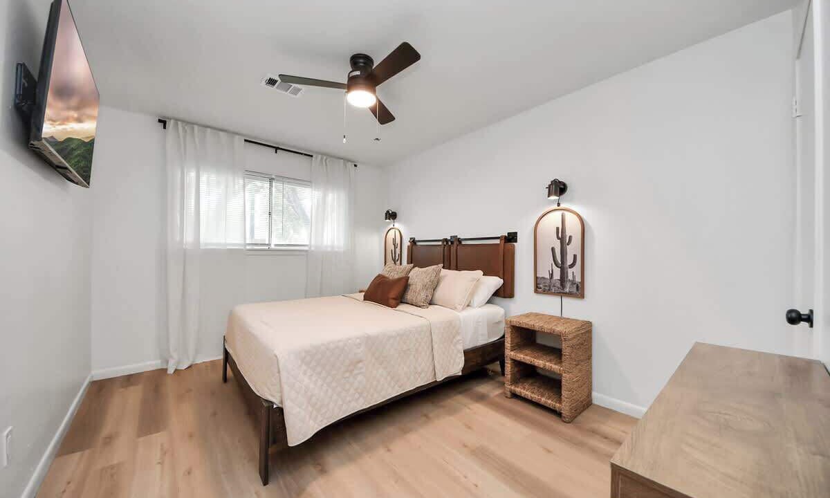 Photo of Bedroom in Southbelt/Ellington