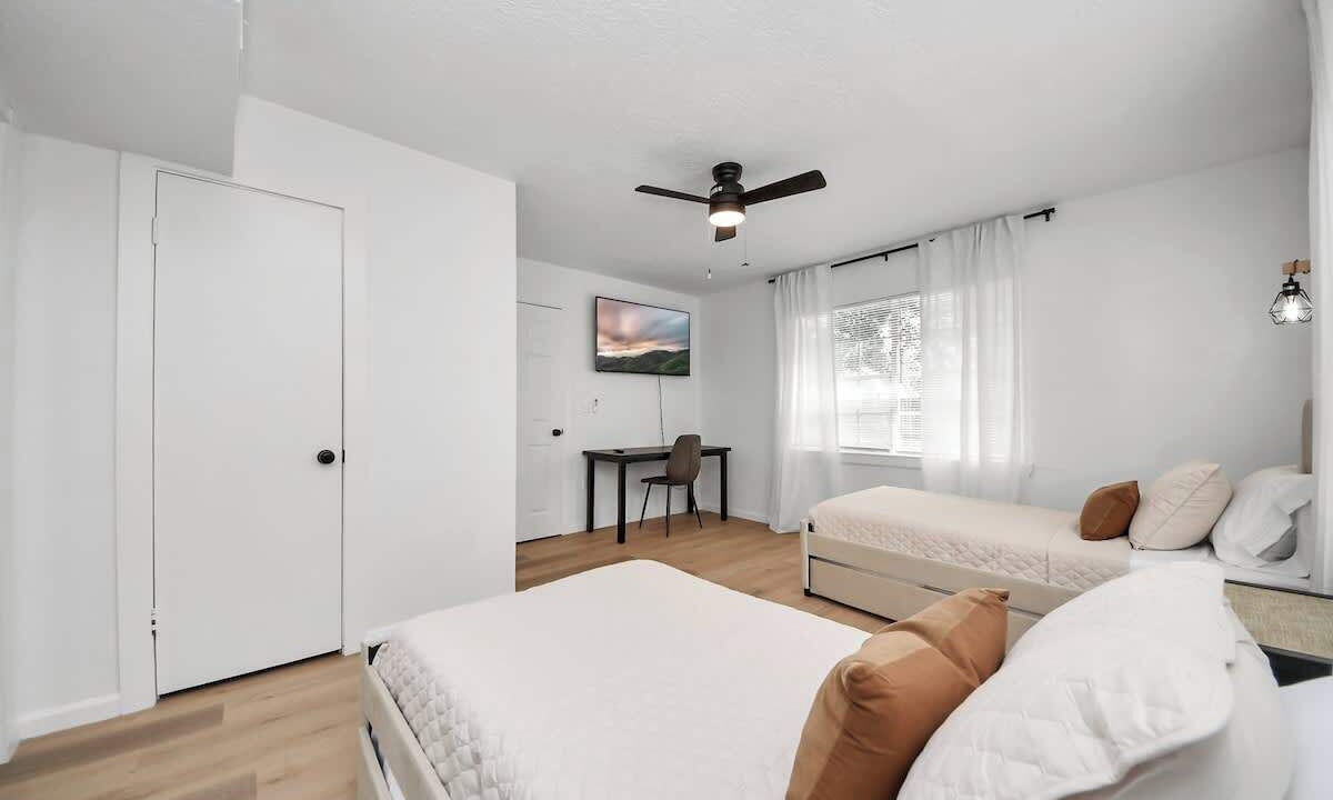 Photo of Bedroom in Southbelt/Ellington